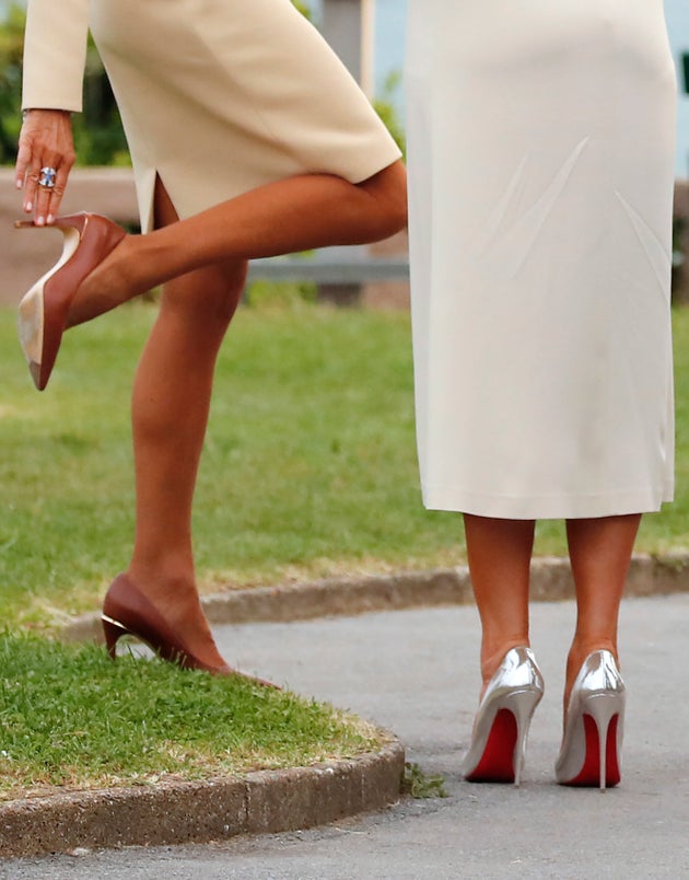 C'è un significato diplomatico nelle vertiginose Louboutin indossate da Melania con i