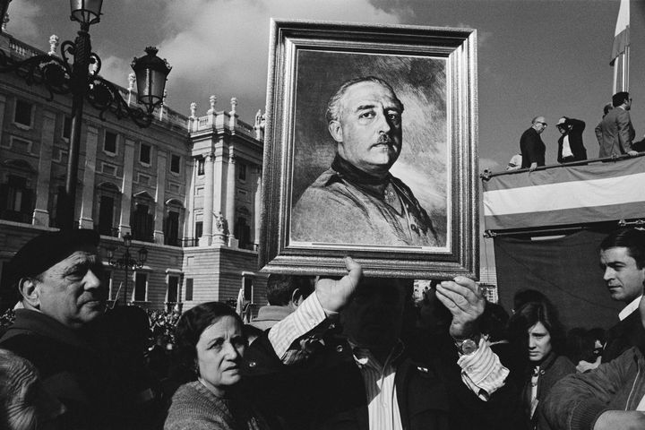 Nostálgicos de Franco conmemoran el sexto aniversario de su muerte. 