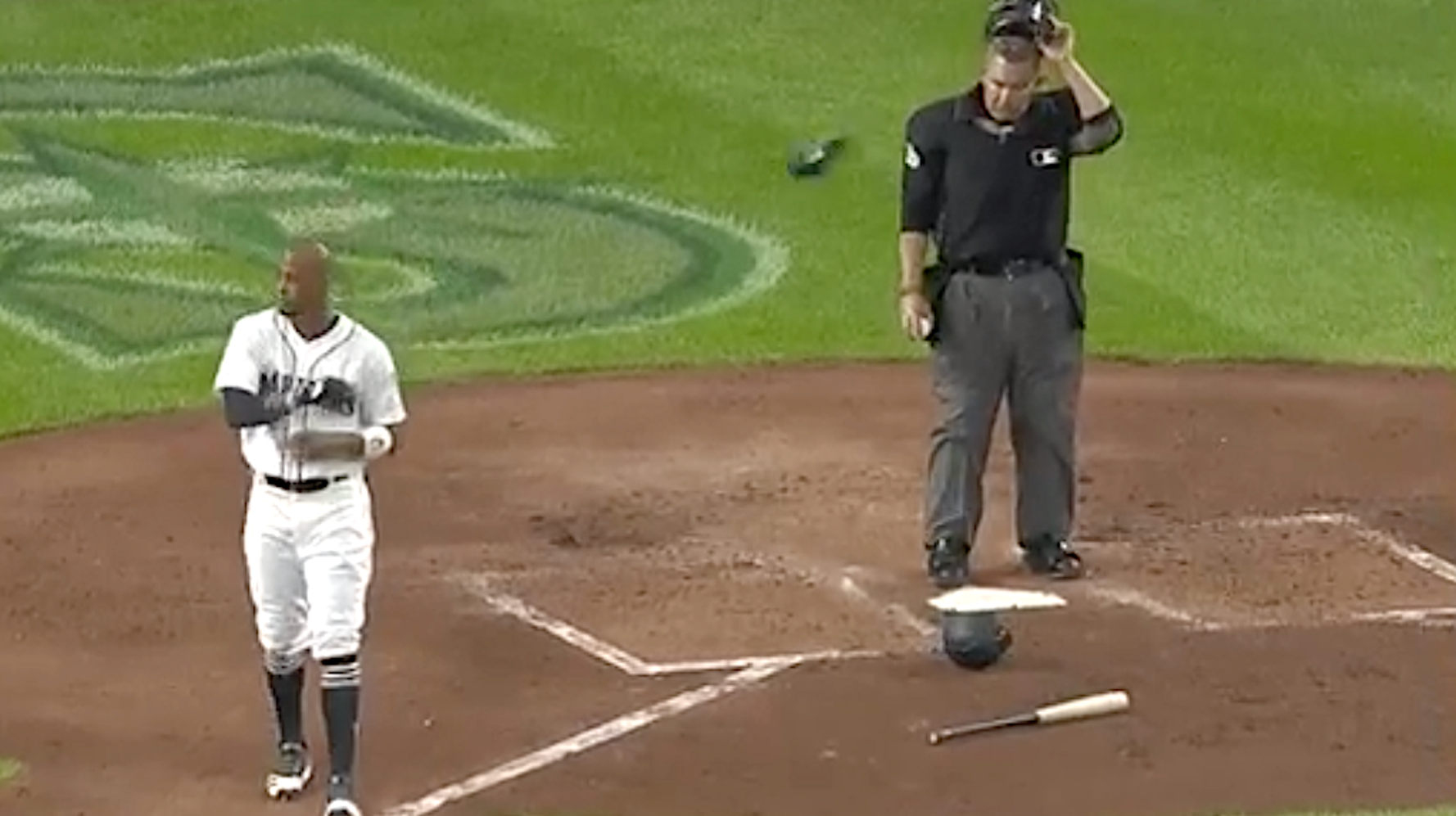 Keon Broxton's Epic NoLook Glove Throw Hits Umpire In The Face