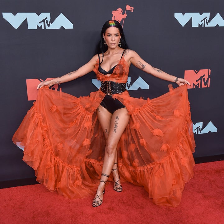 NEWARK, NEW JERSEY - AUGUST 26: Halsey attends the 2019 MTV Video Music Awards red carpet at Prudential Center on August 26, 2019 in Newark, New Jersey. (Photo by Aaron J. Thornton/Getty Images)