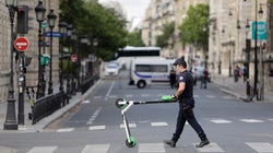 Bras de fer entre la mairie de Paris et Castaner sur les trottinettes