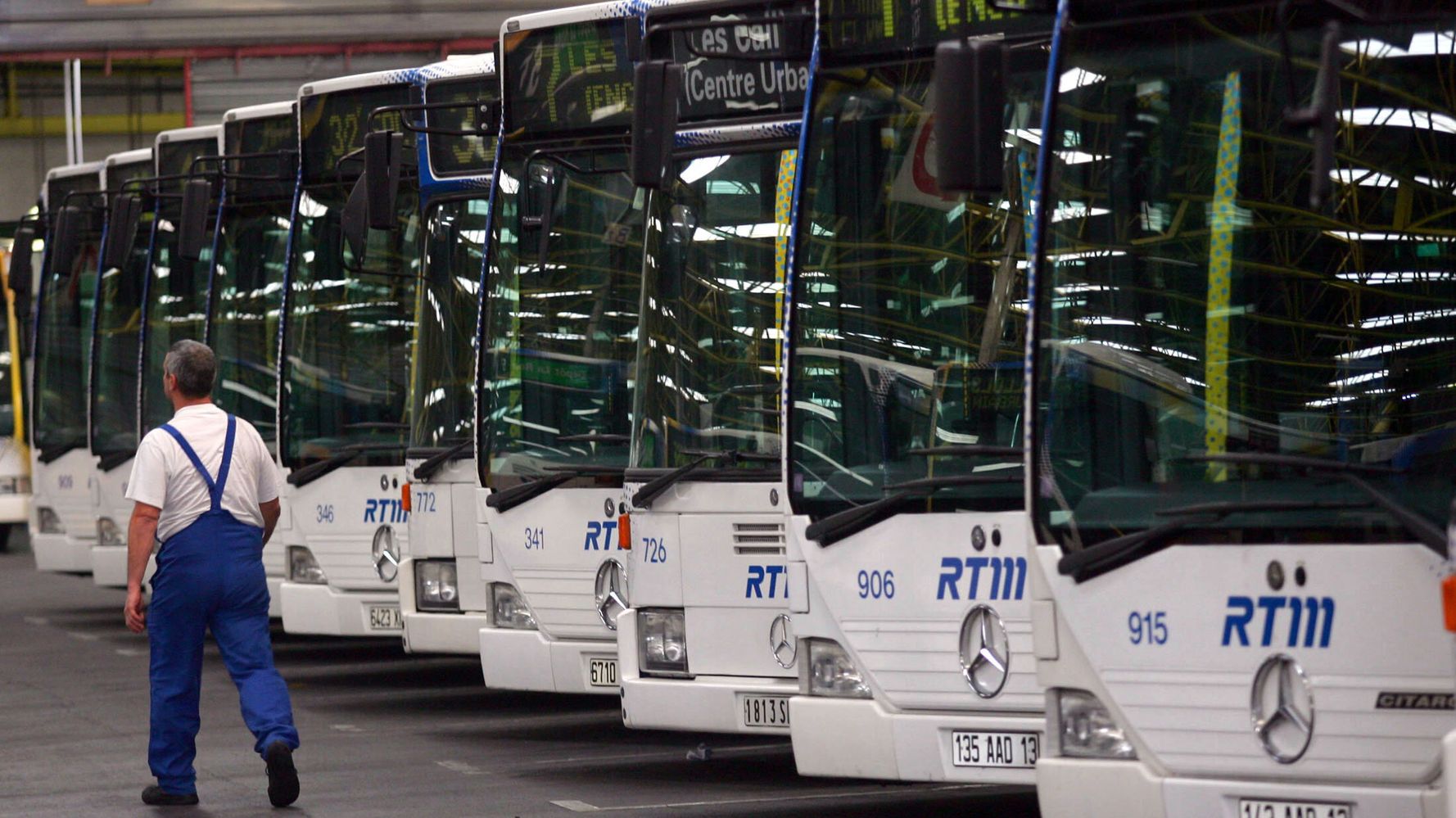 A Marseille Une Ligne De Bus Cachee Fait Polemique Le Huffpost