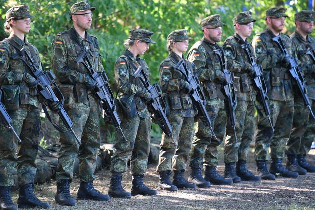 Γερμανία: Ο στρατός ξέμεινε από μπότες και λέει στα στελέχη του να περιμένουν μέχρι το