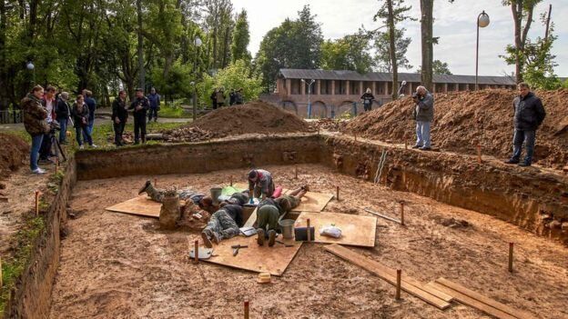 Archaeologists at a site of Gudin's supposed burial place in Smolensk, Russia