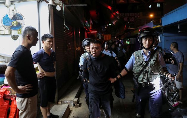 À Hong Kong, plusieurs interpellations dans le camp