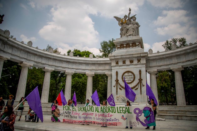 Una violación cada cuatro minutos y diez asesinatos por día: por qué las mujeres mexicanas alzan la