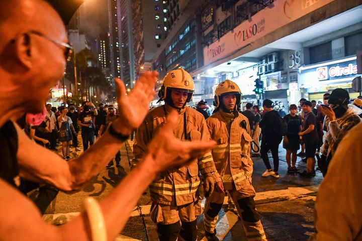 Συγκρούσεις αστυνομίας - διαδηλωτών στο Χονγκ Κονγκ.