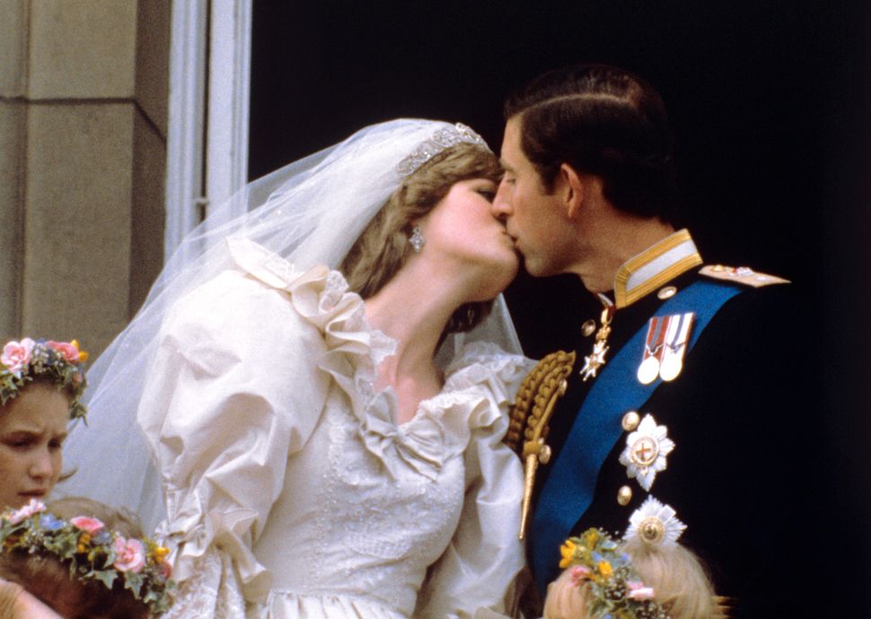 Παντρεύτηκε με τον Κάρολο στις 29 Ιουλίου 1981.