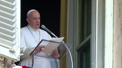 El papa Francisco se queda 25 minutos encerrado en un ascensor del