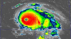 Dorian toca tierra en Bahamas con vientos de casi 300