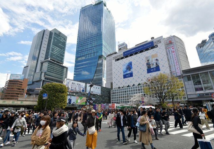 渋谷駅前の街並み。左から渋谷ヒカリエ、渋谷ストリーム、東急百貨店東横店