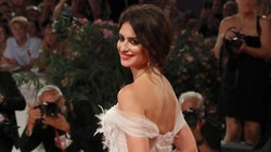 Penélope Cruz angélique sur le tapis rouge de la Mostra de