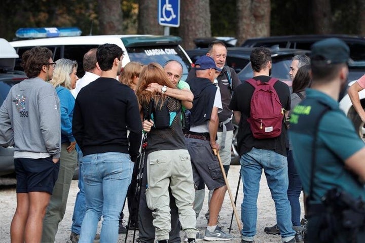 La Policía, la Guardia Civil, los organismos de emergencias y voluntarios reanudan la búsqueda, esta mañana, en Cercedilla.