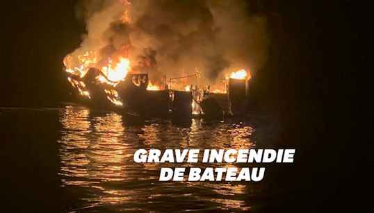 Les images de l’incendie qui a ravagé un bateau de tourisme au large de la