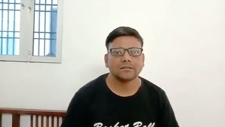Pawan Jaiswal, a journalist from Uttar Pradesh's Mirzapur, in a screengrab from a Twitter video.