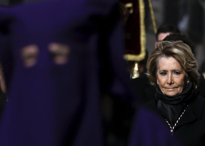 Esperanza Aguirre, en la procesión de La Soledad de Madrid, en la Semana Santa de 2016.