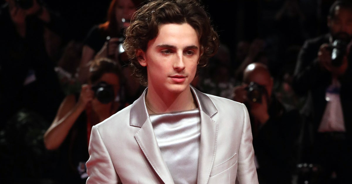 Timothée Chalamet éblouit le tapis rouge de la Mostra de Venise