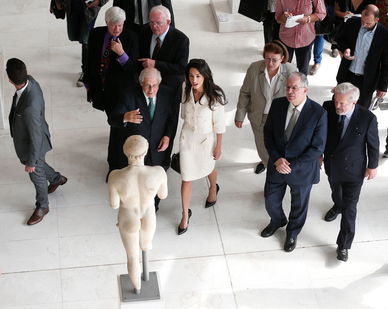 15 Οκτωβρίου 2014, η Αμάλ Αλαμουντίν στο Νέο Μουσείο Ακρόπολης, κατά τη διάρκεια της επίσκεψης της στην Αθήνα. 