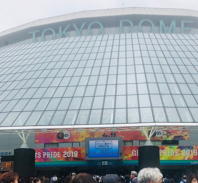 ジャニーさんお別れ会 東京ドームで始まる 一般の部は午後2時から ファンは筆記用具持参を ハフポスト