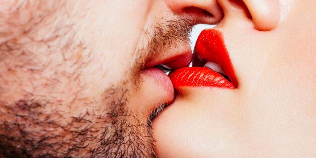 성적 매력을 결정하는 5가지 무의식적