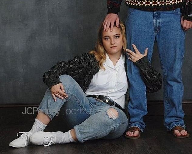 Awkward Portrait Photoshoot at JC Penney : r/pics