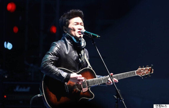 광화문 '박근혜 퇴진' 촛불집회에 '안치환 떼창'이 울려퍼졌다