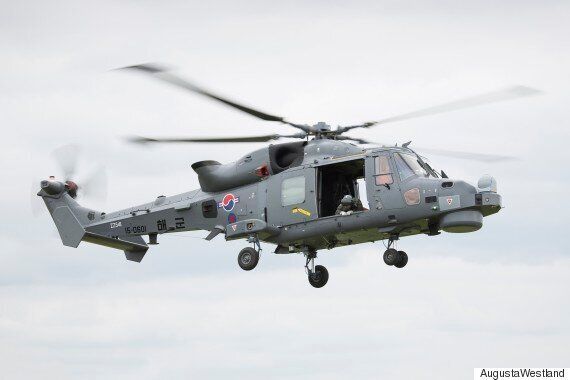 예비역 해군 4성 장군이 '와일드캣' 헬기 도입 관련 뇌물수수로 실형을