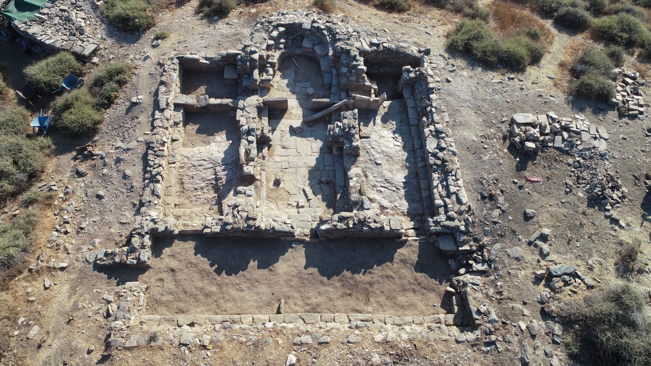 Αεροφωτογραφίες της τρίκλιτης βασιλικής (φωτ. Κώστα Ξενικάκη)