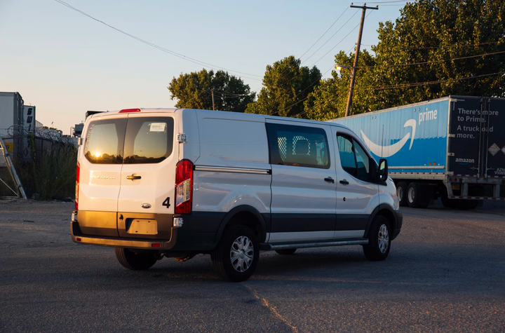 A van at the Amazon warehouse near where Raul Salinas was hit.&nbsp;(Taylor Glascock for ProPublica)