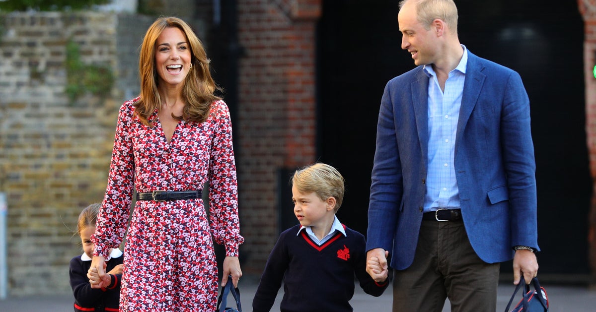 シャーロット王女の初々しい初登校をイギリス王室が公式snsに投稿 写真 ハフポスト