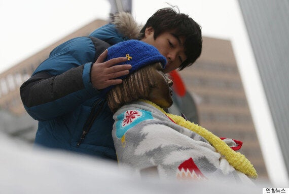 서울광장에 걸린 위안부 할머니의 한