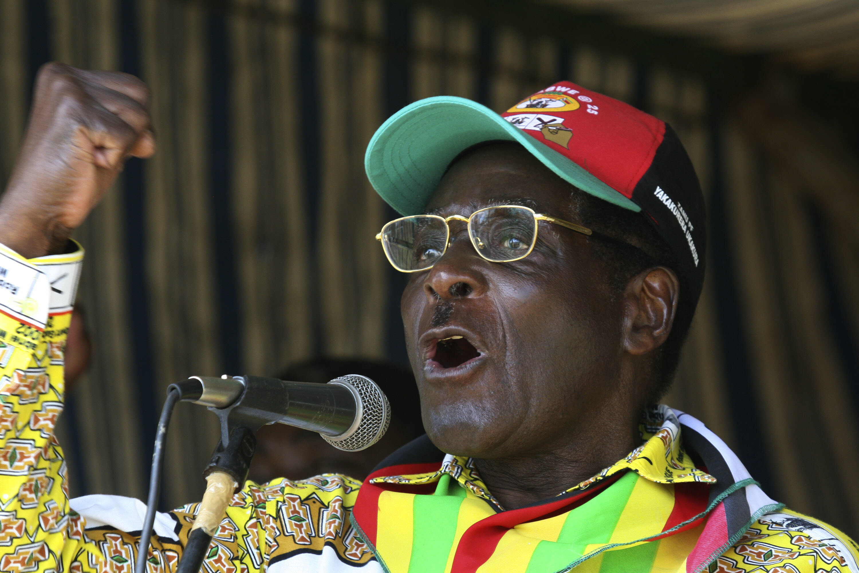 Robert Mugabe, Zimbabwe’s First Post-Independence Leader, Dead At 95 ...