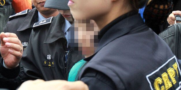 '친부 살해 혐의' 무기수 김신혜, 재판 다시
