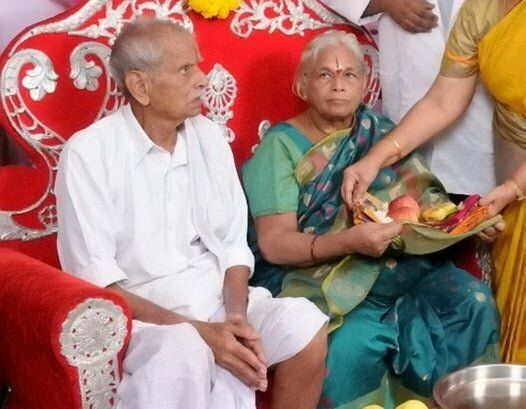 Ηλικιωμένο ζευγάρι στην Ινδία έγιναν γονείς