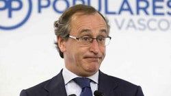 Una empresa de fotografía de Ecuador usa una foto del exministro Alfonso Alonso como