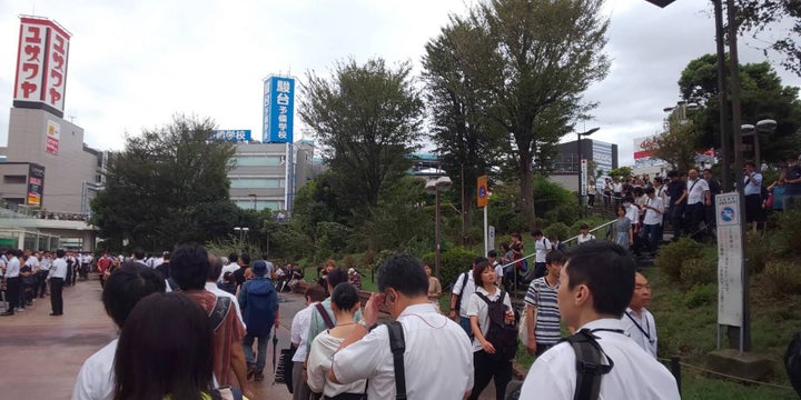 津田沼駅前の様子