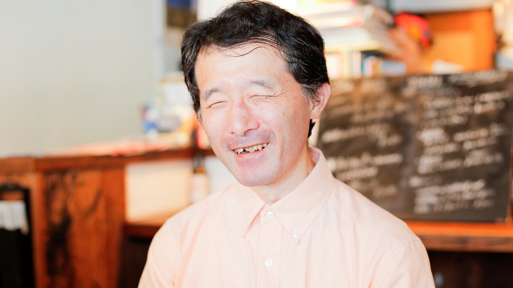 全盲で美術館を楽しむ白鳥さん 見えないから大変 の言葉がしっくりこない ハフポスト 全盲で美術館を楽しむ白鳥さん 見えないから大変 の言葉がしっくりこない ハフポスト