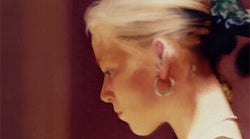 Annie Ernaux relata su vida imbricada en el agitado medio siglo de