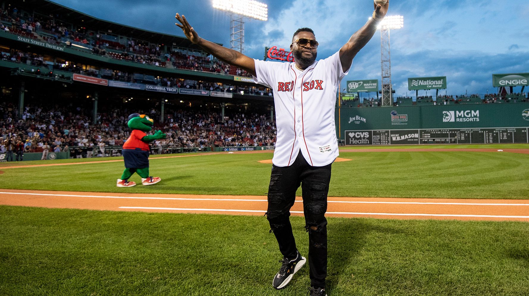 Big Papi throws out first pitch Red Sox-Yankees game