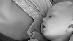 “Le portage de mon bébé, ce plaisir inattendu du