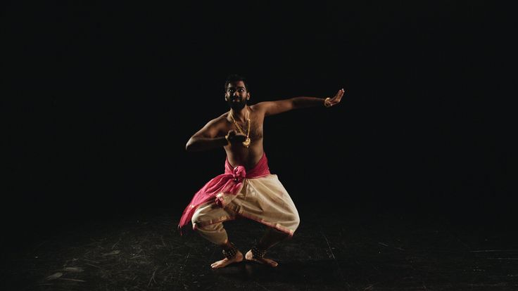 Jeeno Joseph is a Bharatanatyam dancer from New York City. 