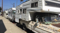 À Los Angeles, travailler à plein temps n’empêche pas de devoir dormir dans sa