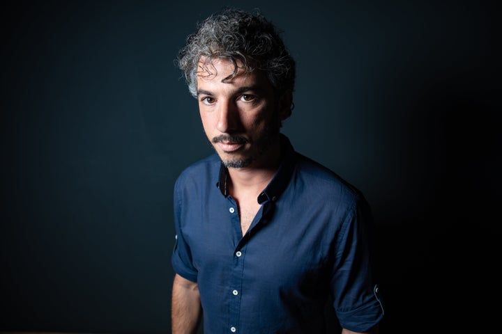 El autor, durante la entrevista con <em>El HuffPost</em>.