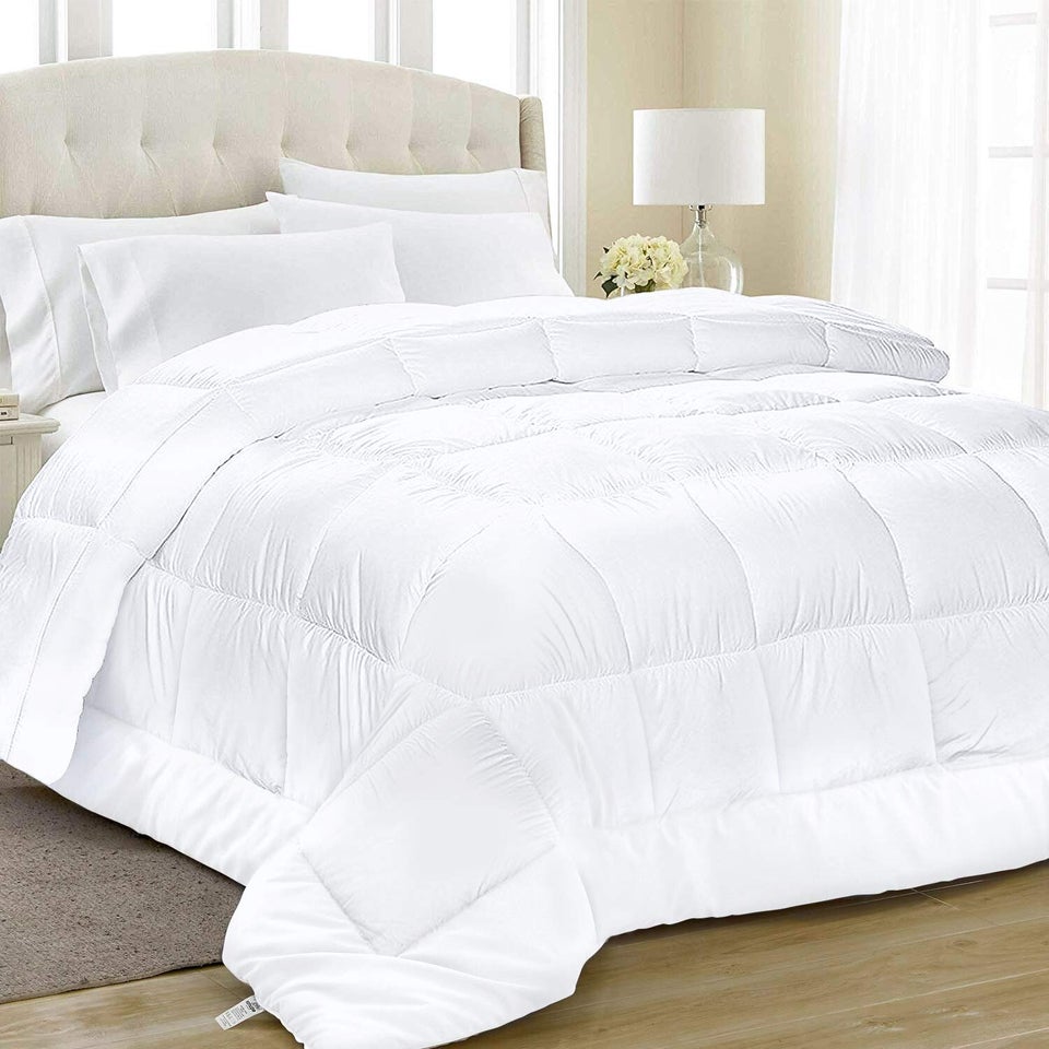 Dropship Lightweight Down Comforter King Size Summer Cooling Down Blanket  All Season Duvet Insert White Fluffy Comforter 100% Cotton Cover With 8  Corner Tabs to Sell Online at a Lower Price