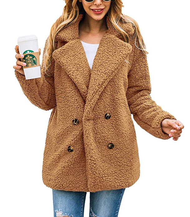 This teddy coat comes in five colors, and is available in a zip-up version.&nbsp;