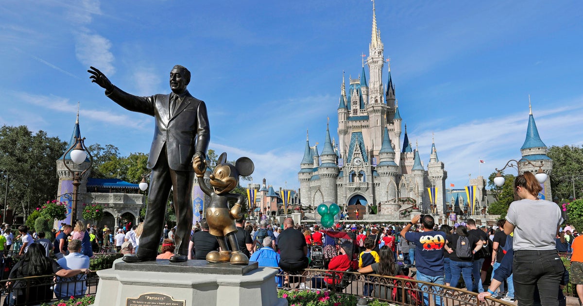 米ディズニーランド全施設で 生涯出禁 に 酔って暴行した女性に施設側が通告 ハフポスト 米ディズニーランド全施設で 生涯出禁 に 酔って暴行した女性に施設側が通告 ハフポスト