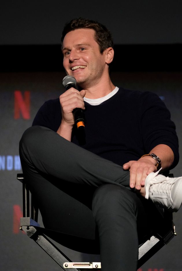 Ο Τζόναθαν Γκροφ πρωταγωνιστεί στην σειρά του Netflix, «Mindhunter».