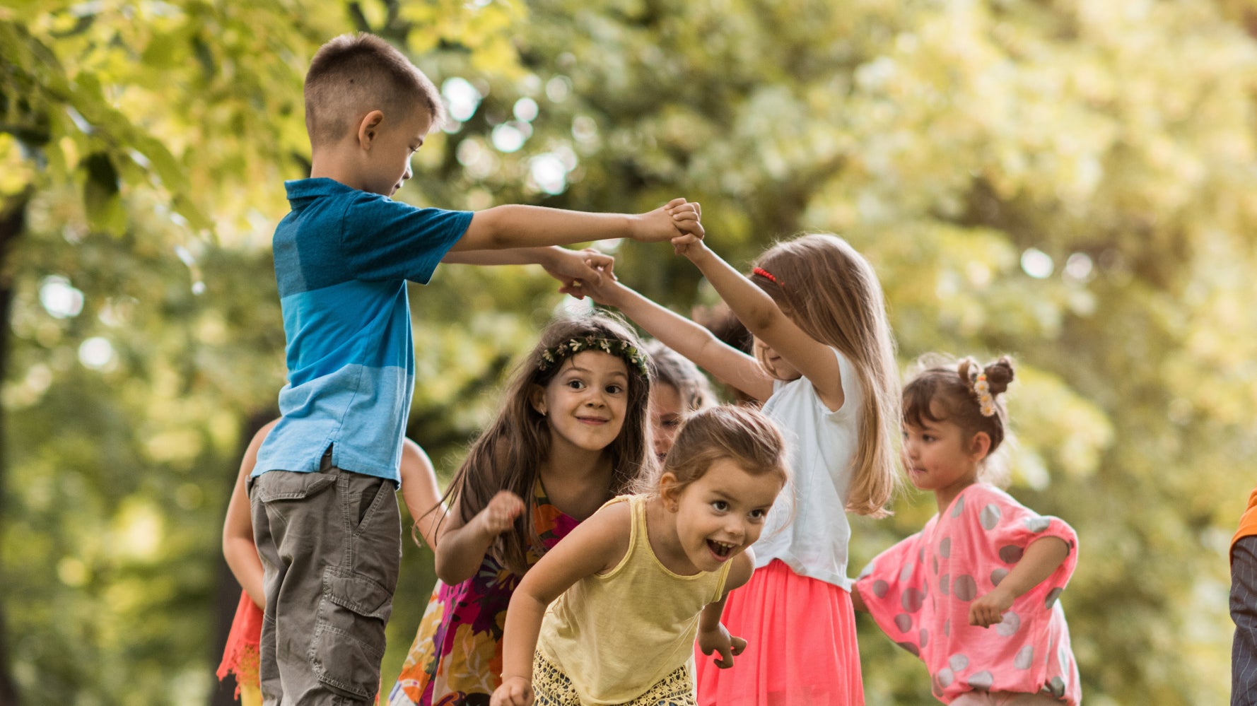 Outdoor Play Is Essential For Kids Health Even If Parents Worry