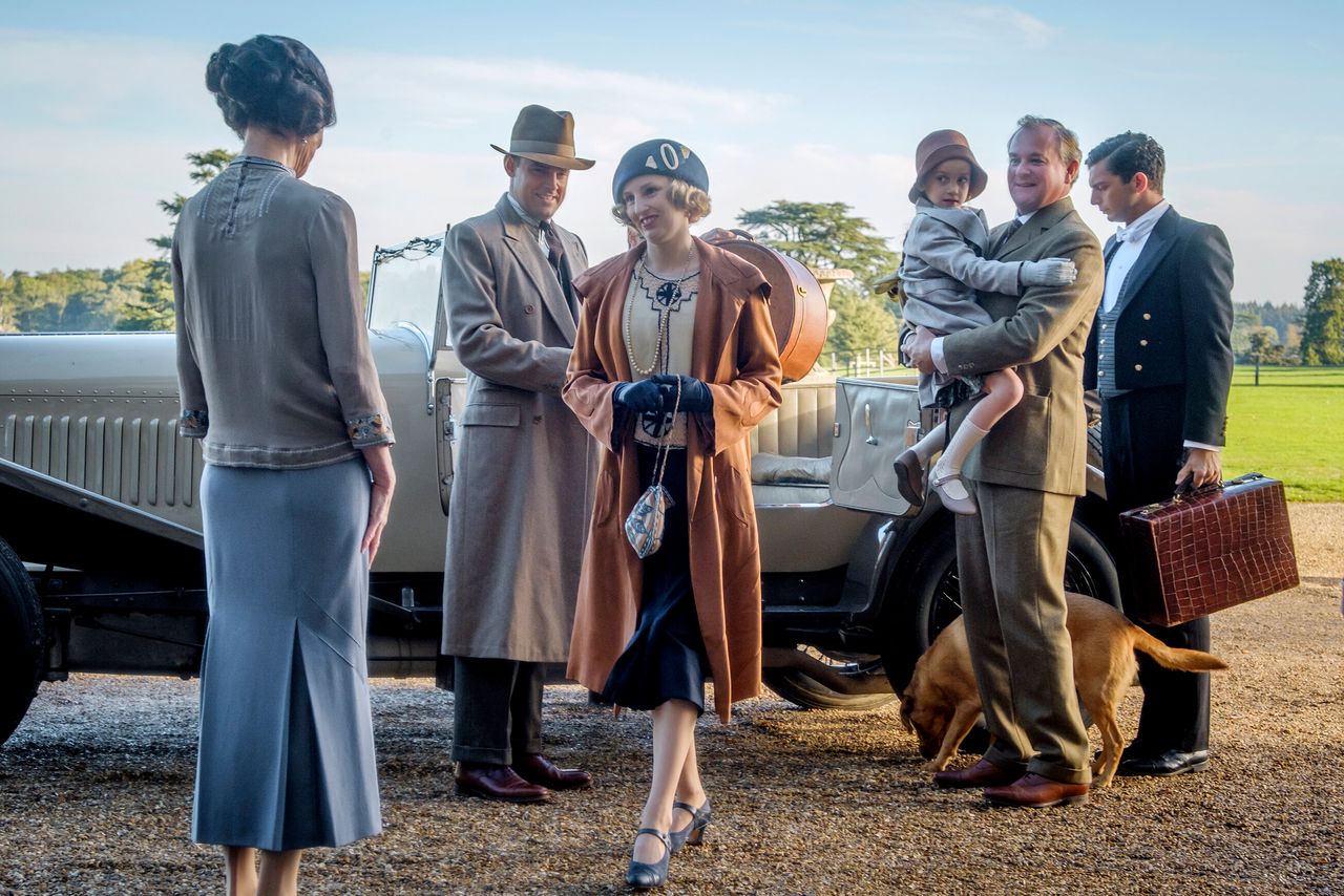 Lady Edith and the Crawley family are reunited in Downton Abbey