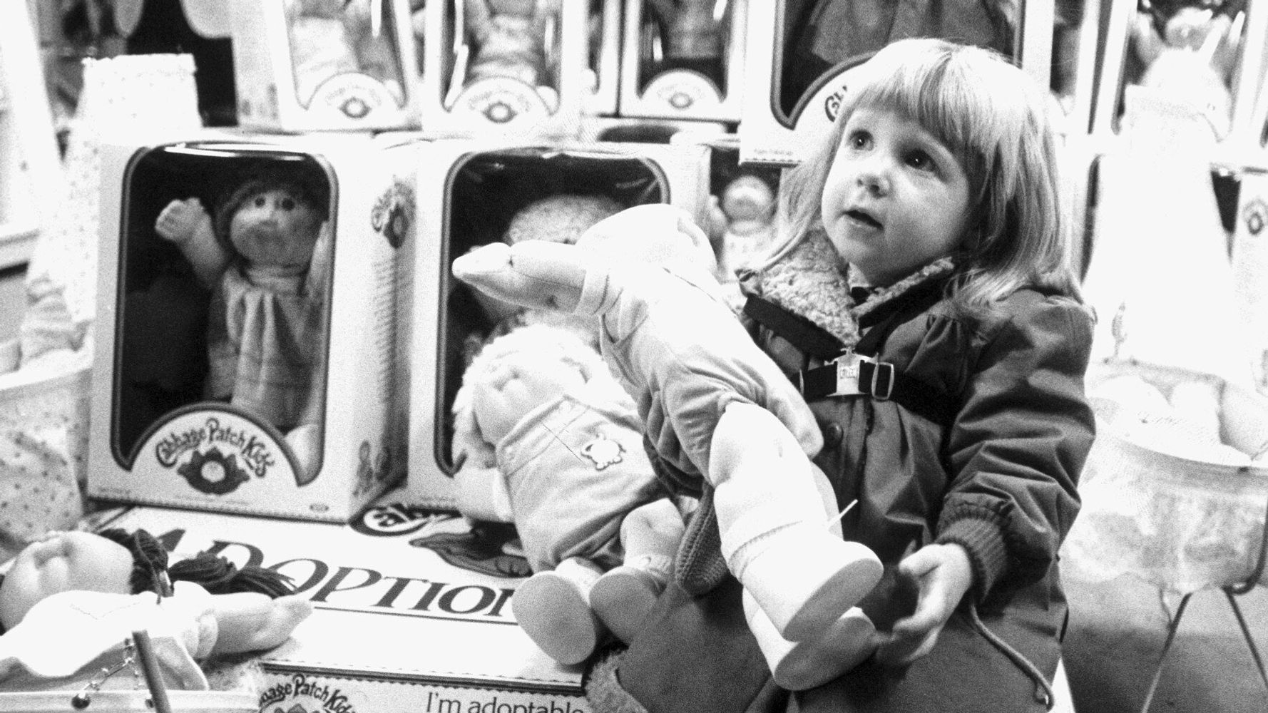 Toy Craze 2016 Flashback To All The Other Toy Riots Of Christmas Past